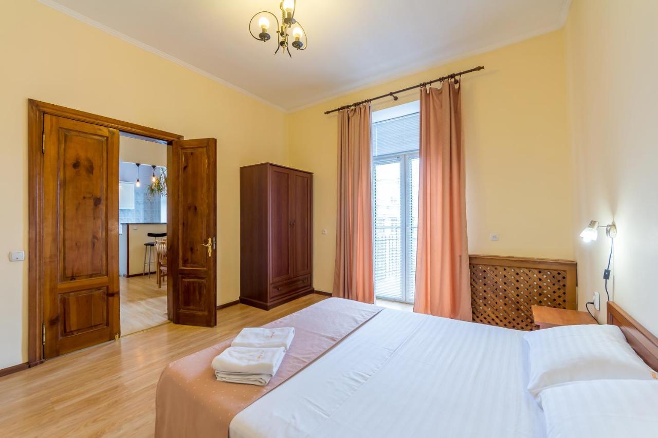 Apartments In The Center On Shota Rustaveli Kiew Exterior foto