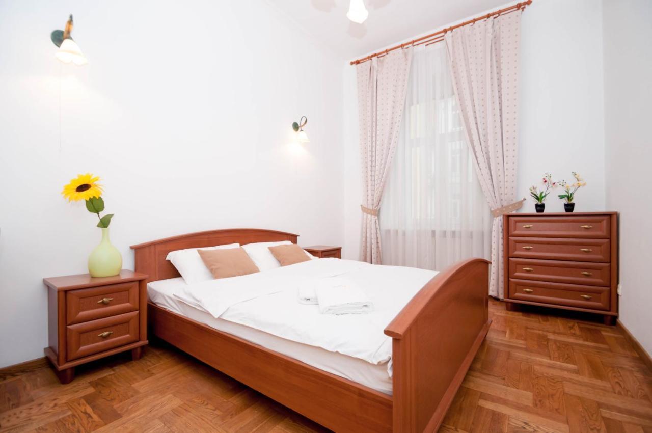 Apartments In The Center On Shota Rustaveli Kiew Exterior foto